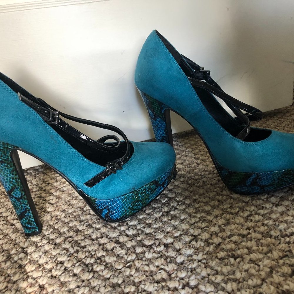 Penny Loves Kenny Suede Snakeskin Maryjane Platform heels